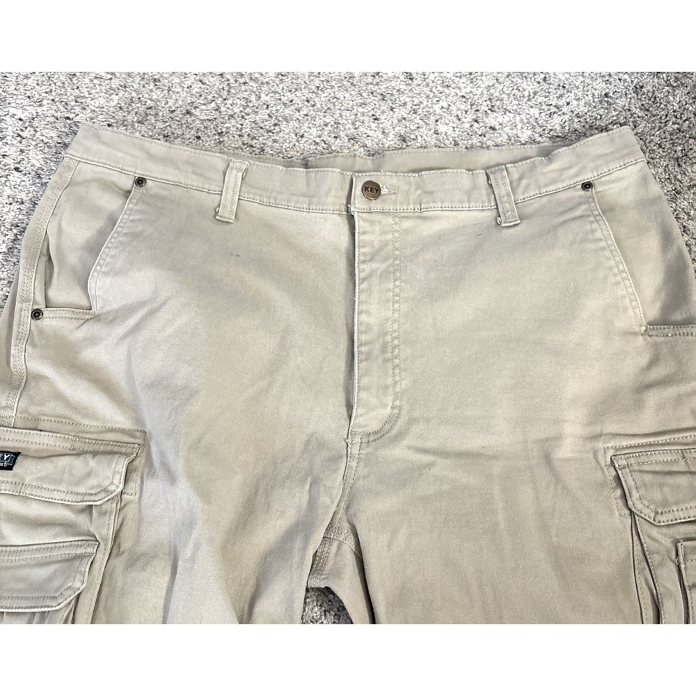 Key canvas cargo shorts mens size 40 beige midrise